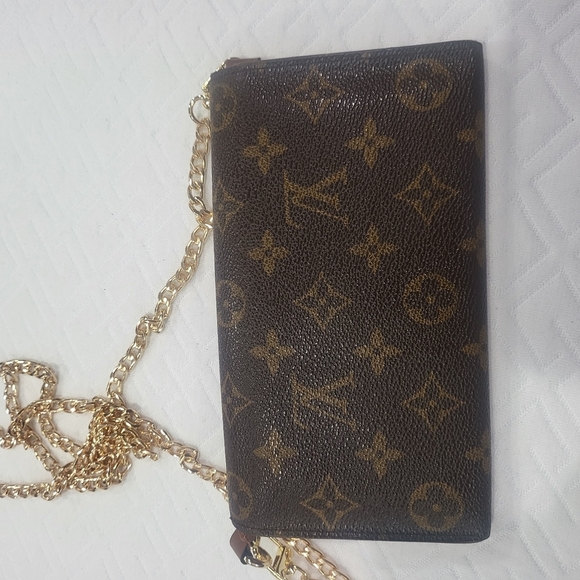Louis Vuitton Brown Monogram Sarah Wallet - Picture 2 of 14
